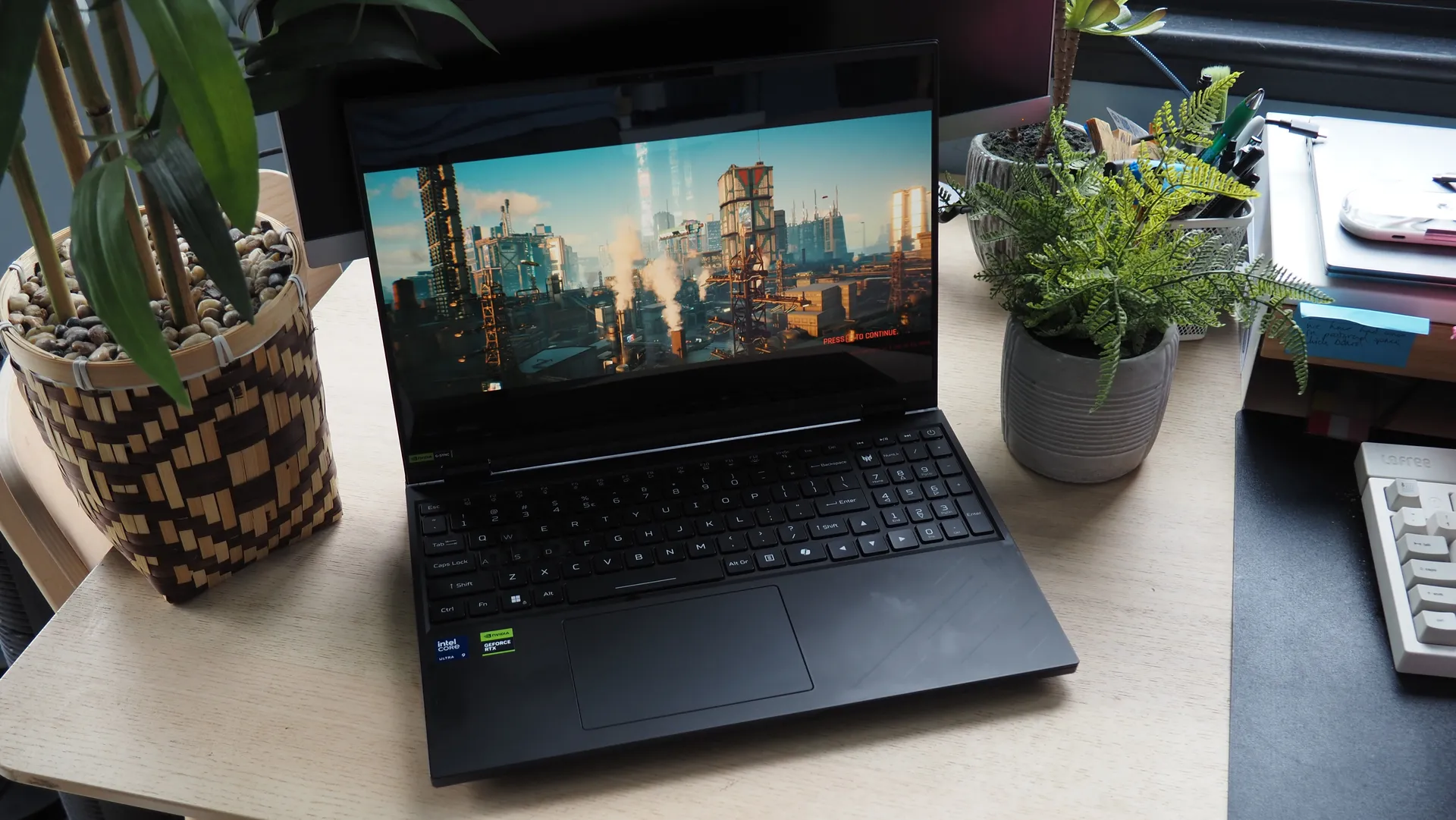 Обзор Acer Predator Helios 16 AI: уродливое совершенство