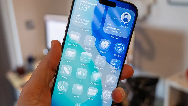 Apple готовится сделать то, над чем смеялась. iPhone Fold — это измена идеалам?