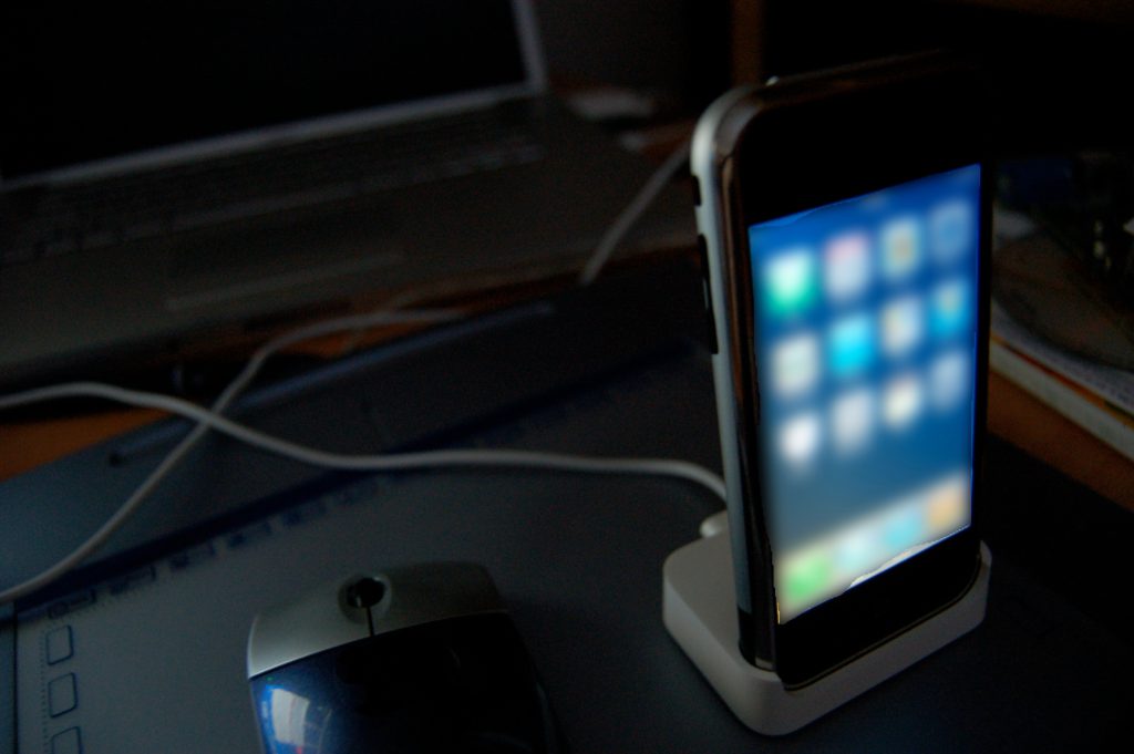 Apple сдалась: iOS 26 действительно разряжает ваш аккумулятор!