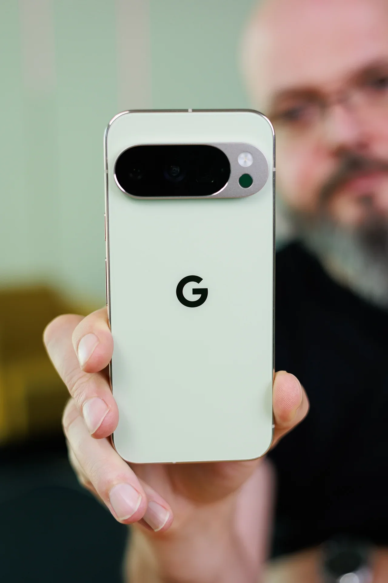 Apple «украла» дизайн у Huawei? Новый iPhone Air подозрительно похож на телефон 2015 года