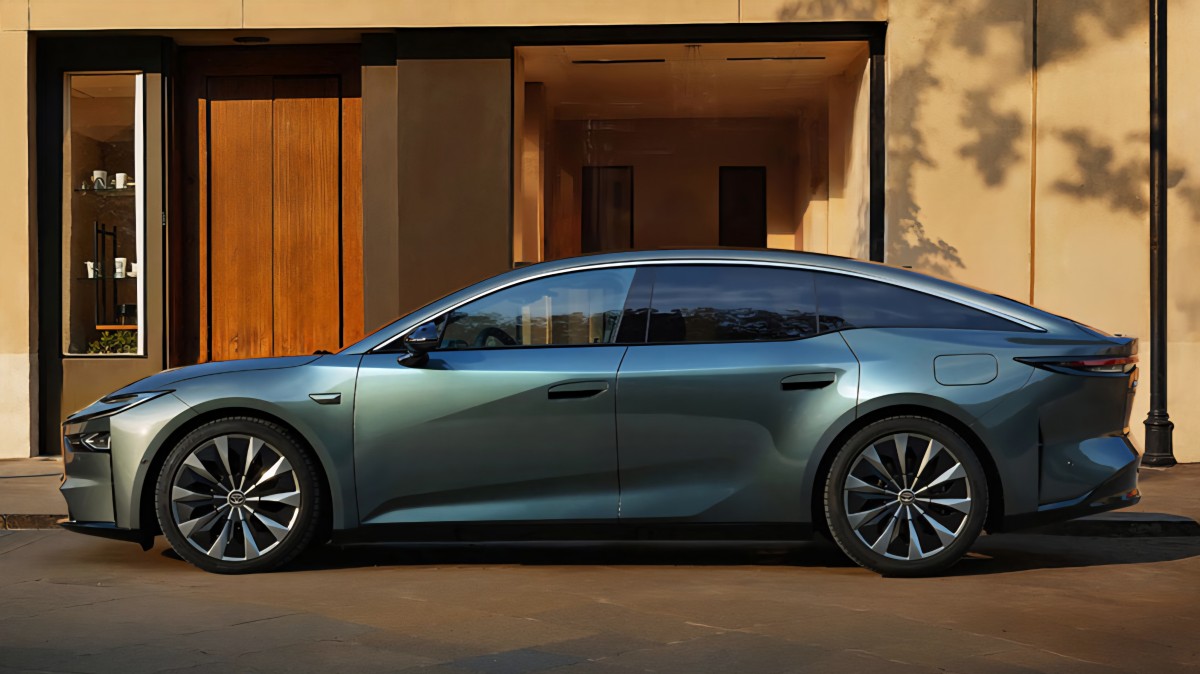 Технологии Huawei и Xiaomi в новом электромобиле Toyota bZ7