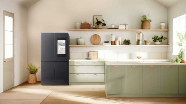 B9ftn3uv3nG5VobXMZCB3J «Холодильник с рекламой»: пользователи в ярости от новой политики Samsung