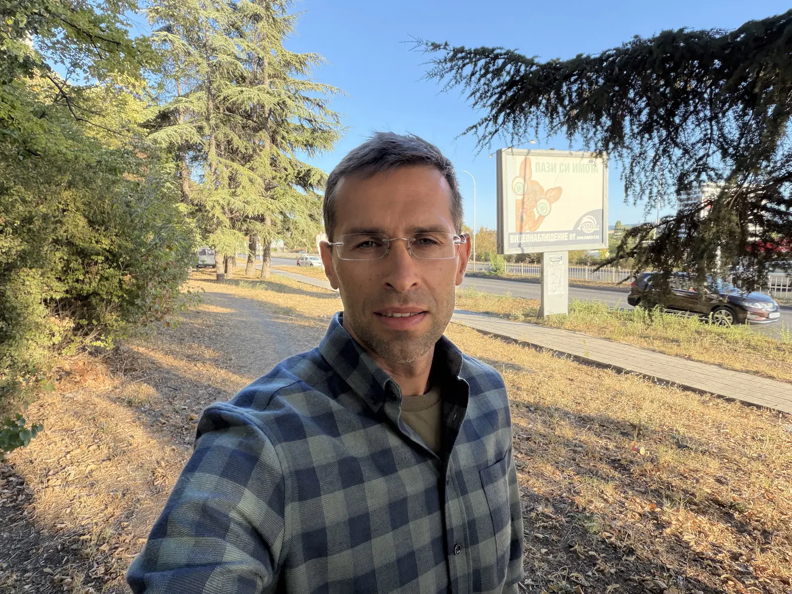 Камера iPhone 17 Pro разочаровала в первых тестах. Apple проигрывает Google? картинка Битва камер 2025: новое железо Apple против магии ИИ от Google