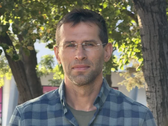 Битва камер 2025: новое железо Apple против магии ИИ от Google