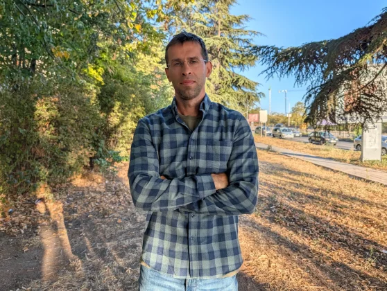 Битва камер 2025: новое железо Apple против магии ИИ от Google