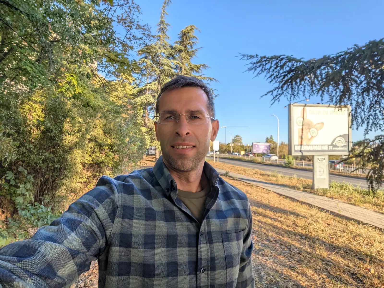 Камера iPhone 17 Pro разочаровала в первых тестах. Apple проигрывает Google? картинка Битва камер 2025: новое железо Apple против магии ИИ от Google