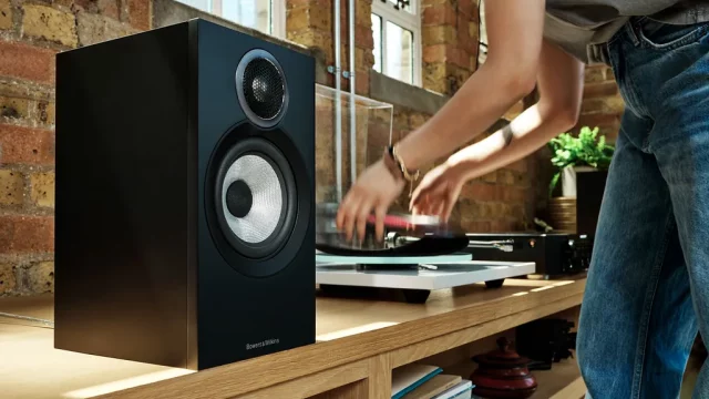Bowers & Wilkins 607 S3 лучшие полочные колонки 2025 года