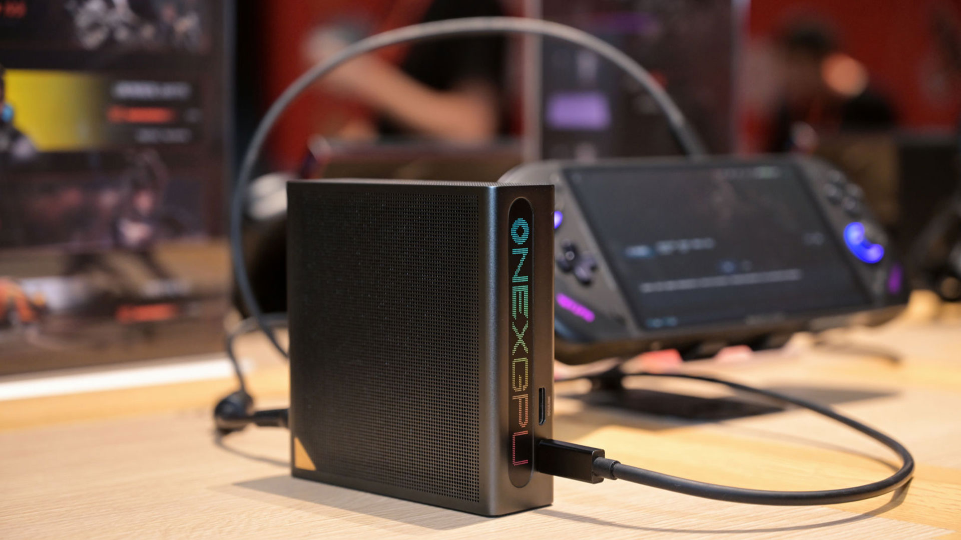 465256Будущее здесь первый eGPU с USB 5.0 уже представлен!