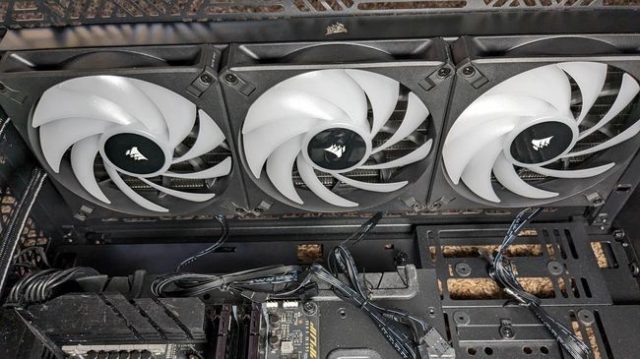 Corsair iCUE H170i Elite LCD XT 6 Corsair iCUE H170i Elite LCD XT