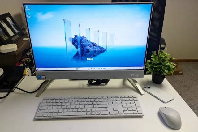 Dell 24 AIO Обзор Dell 24 AIO: мощный звук, продуманный дизайн и отсутствие проблем с настройкой