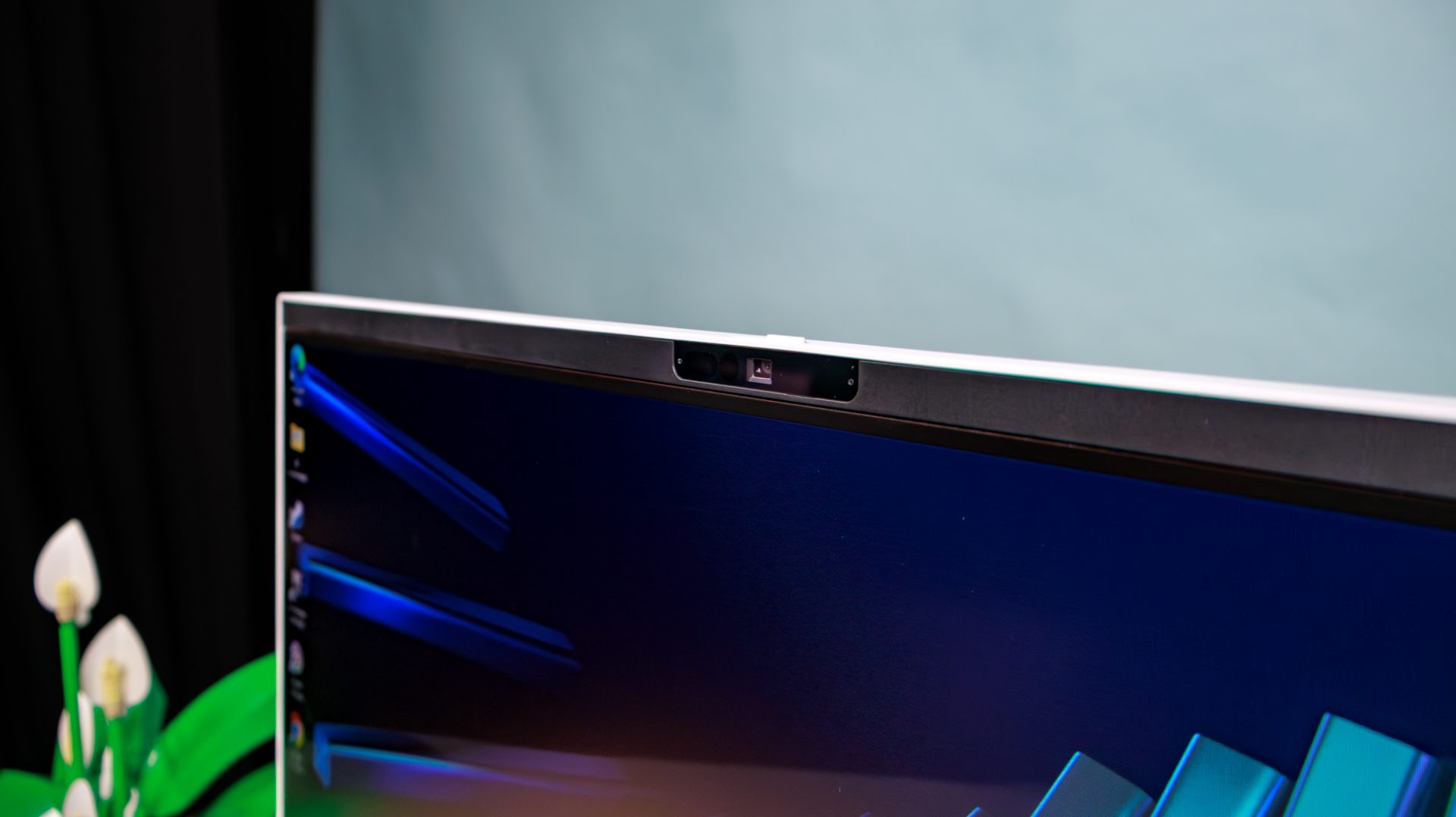 Обзор Dell 24 AIO: мощный звук, продуманный дизайн и отсутствие проблем с настройкой картинка Dell 24 AIO – стильный и простой моноблок с мощным звуком