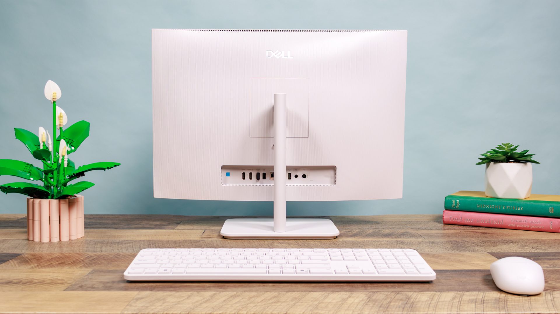 Обзор Dell 24 AIO: мощный звук, продуманный дизайн и отсутствие проблем с настройкой картинка Dell 24 AIO – стильный и простой моноблок с мощным звуком