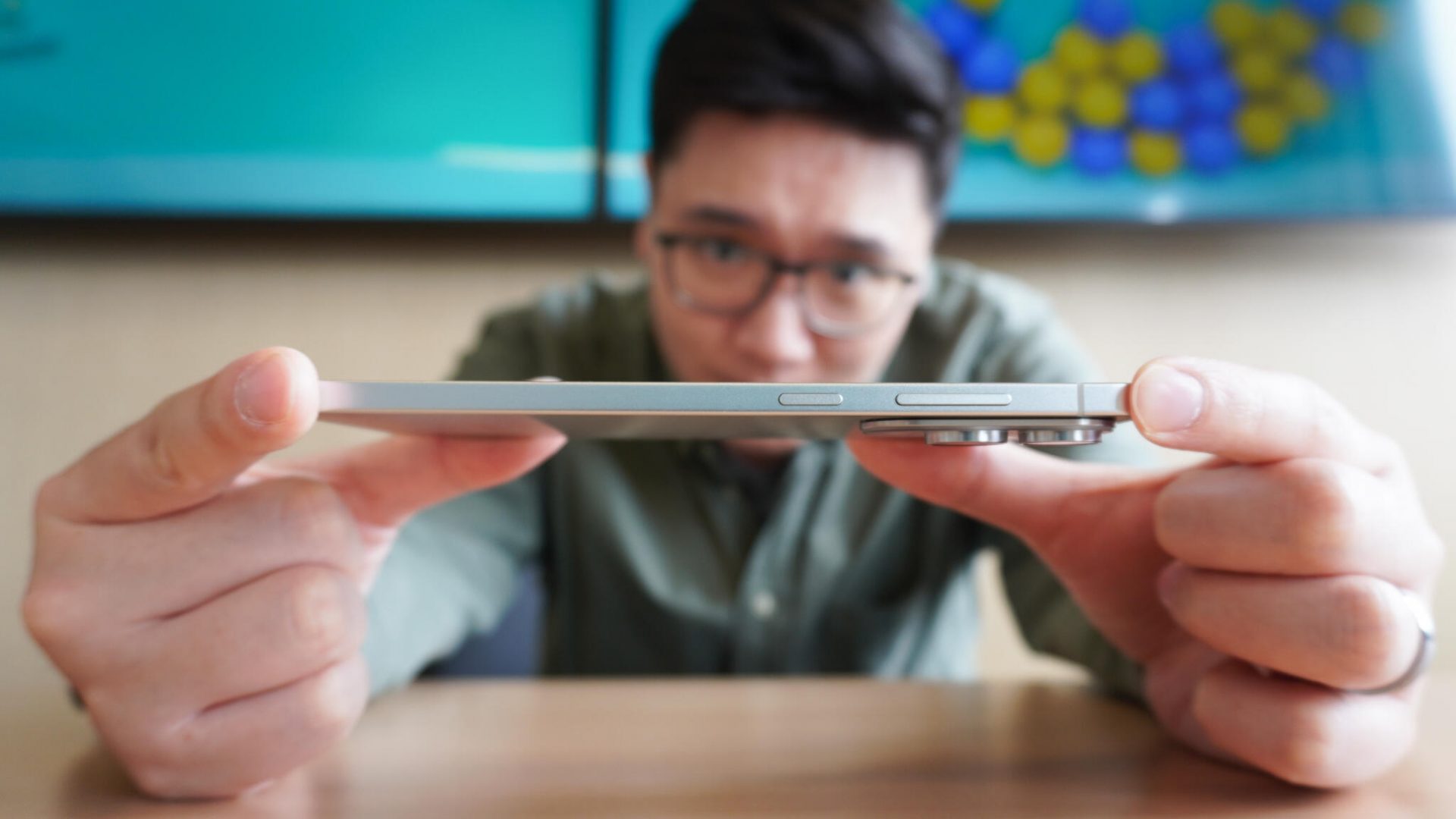 Обзор Samsung Galaxy S25 Edge — тоньше и легче S25 Ultra