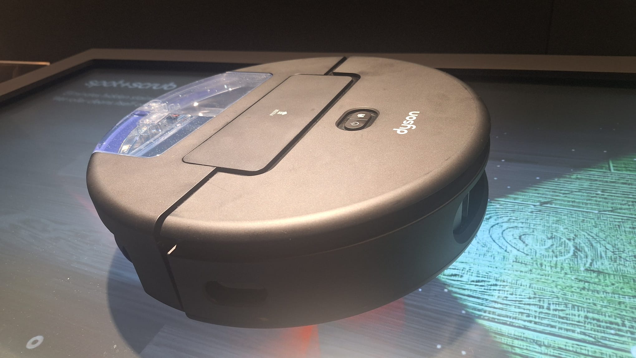 460279Dyson-гигант: Зачем первому роботу-пылесосу бренда такие размеры?