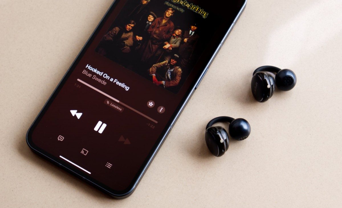 Обзор EarFun Clip: приятный дизайн, сложный звук картинка EarFun Clip