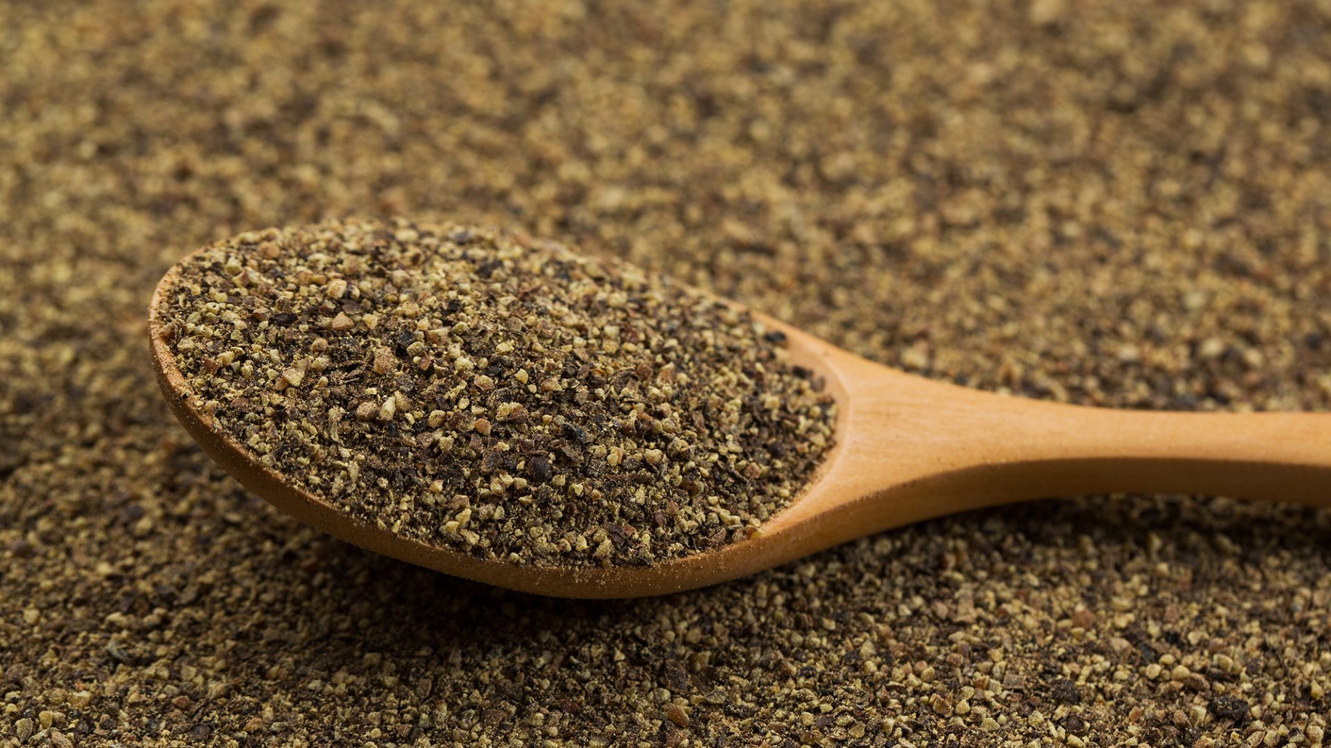 Этот кухонный продукт творит чудеса с выцветшей одеждой! Секрет эксперта