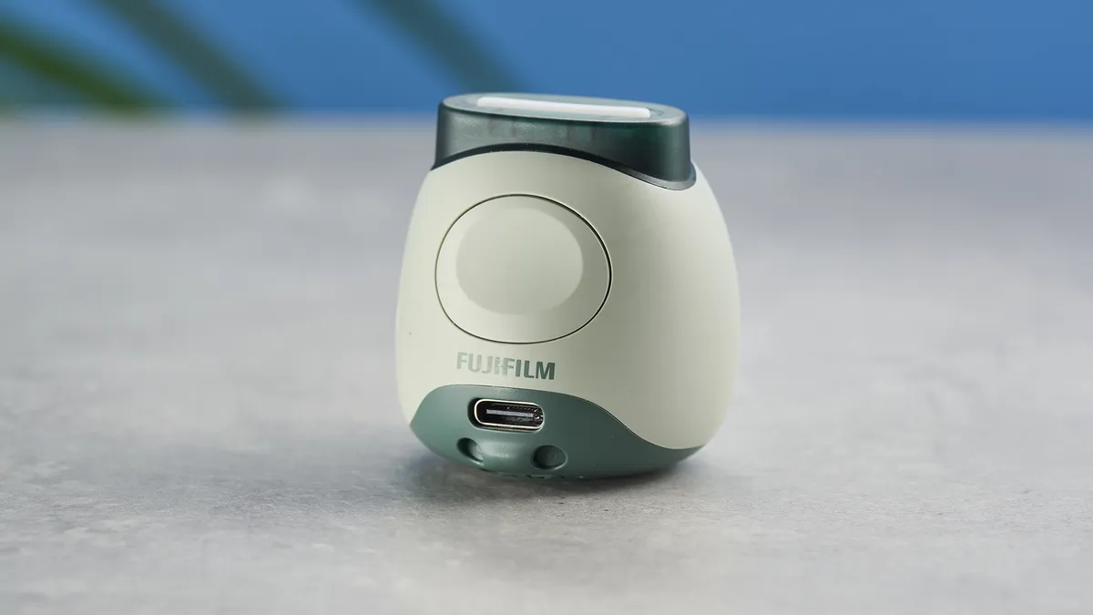 Fujifilm Instax Pal обзор самой миниатюрной камеры