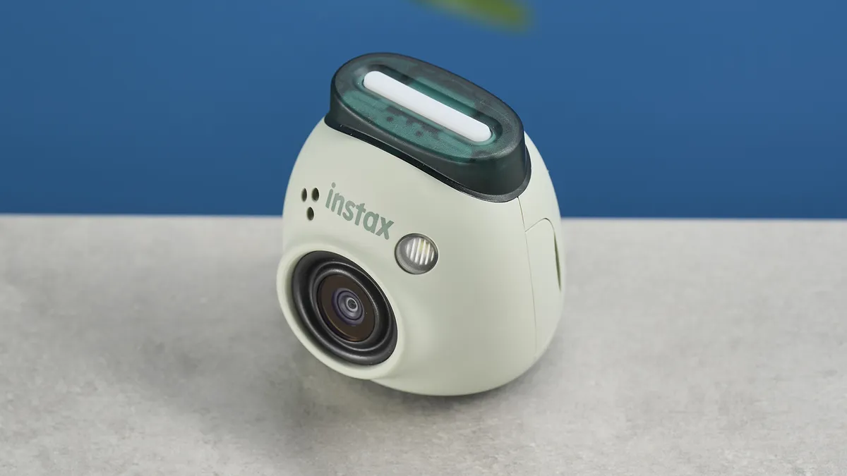 Fujifilm Instax Pal обзор самой миниатюрной камеры