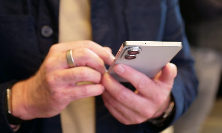 Samsung запутывает всех: Galaxy S26 получит совершенно новое имя! картинка Samsung запутывает всех: Galaxy S26 получит совершенно новое имя!