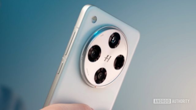 Гонка мегапикселей продолжается: OPPO ставит 200 Мп сенсор в свой новый флагман, но не туда, куда вы думаете