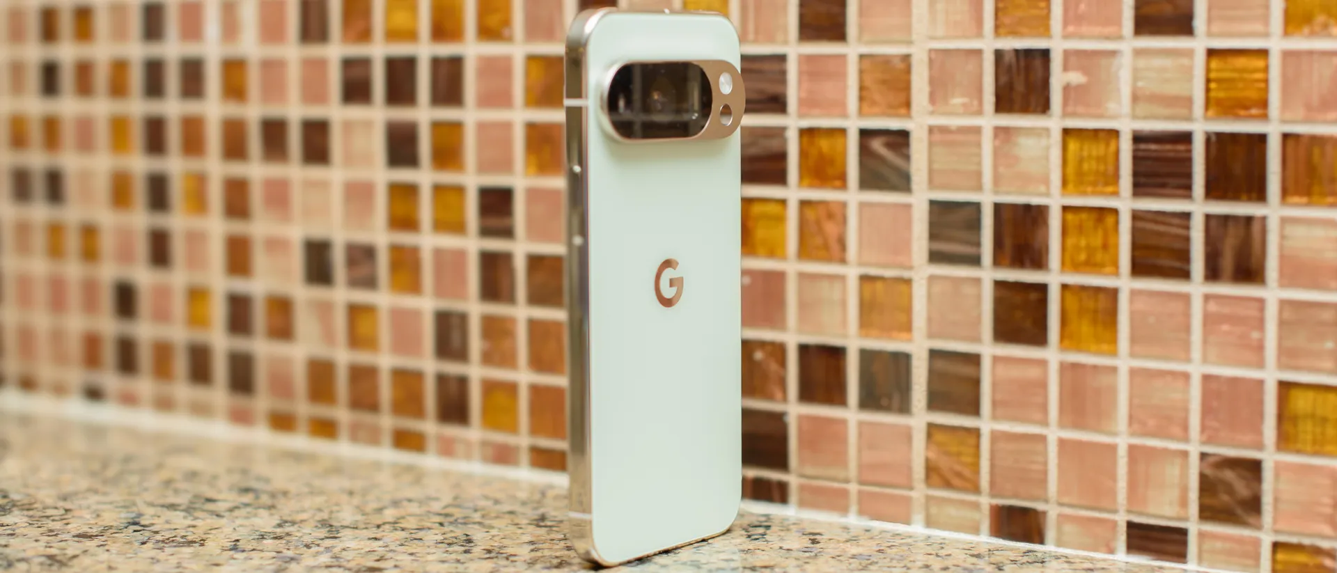 Google Pixel 10 Pro: почему новый флагман Google обошёл iPhone и Samsung