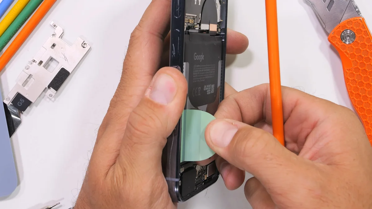 466476Google создала телефон, который можно починить за 2 минуты?