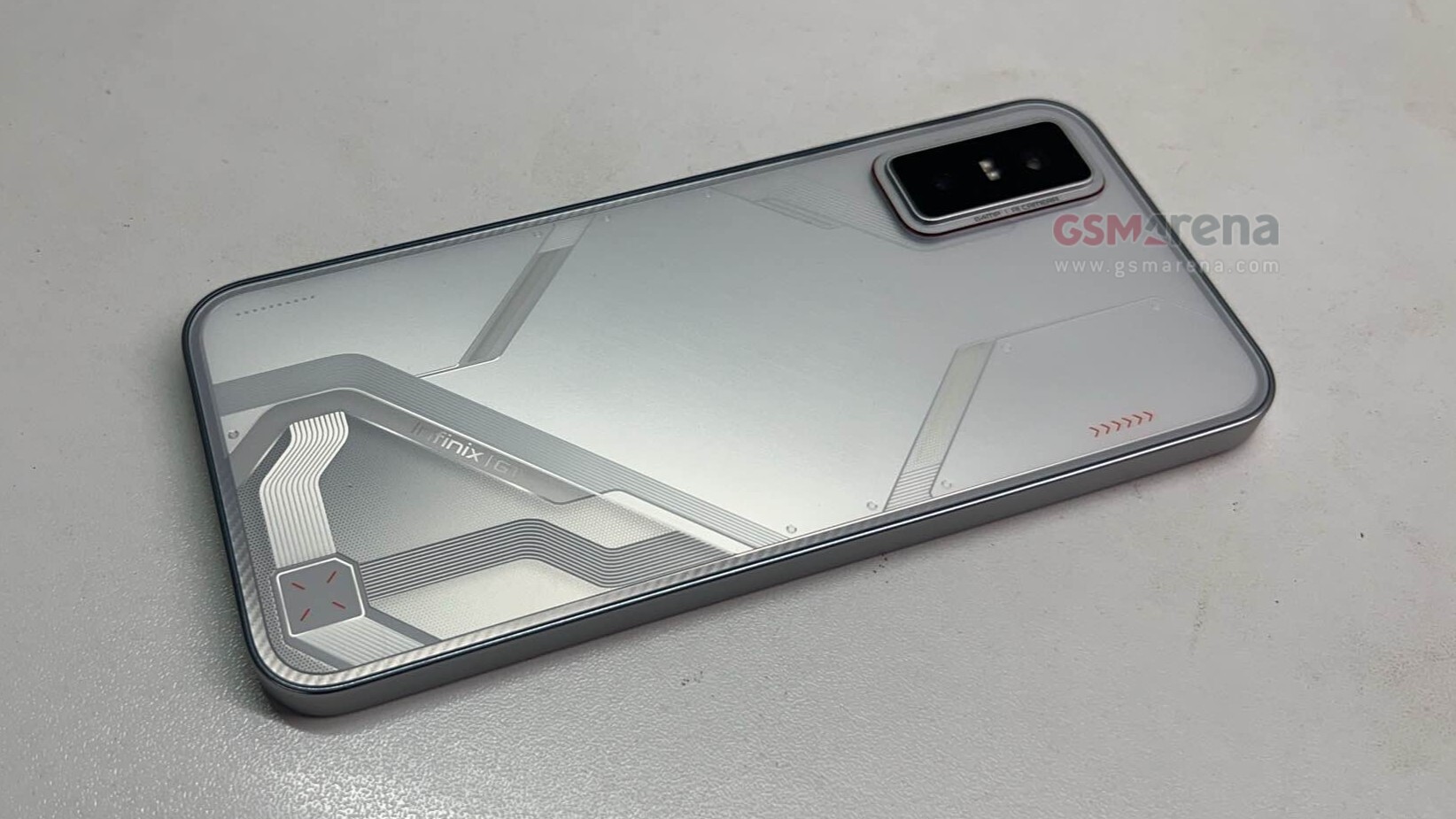 Эксклюзив: первый взгляд на Infinix GT 30 в новом цвете Shadow Ash