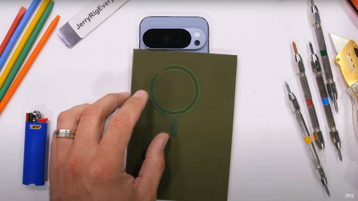 : Тест на изгиб подтвердил: Pixel 10 Pro XL — невероятно прочный смартфон