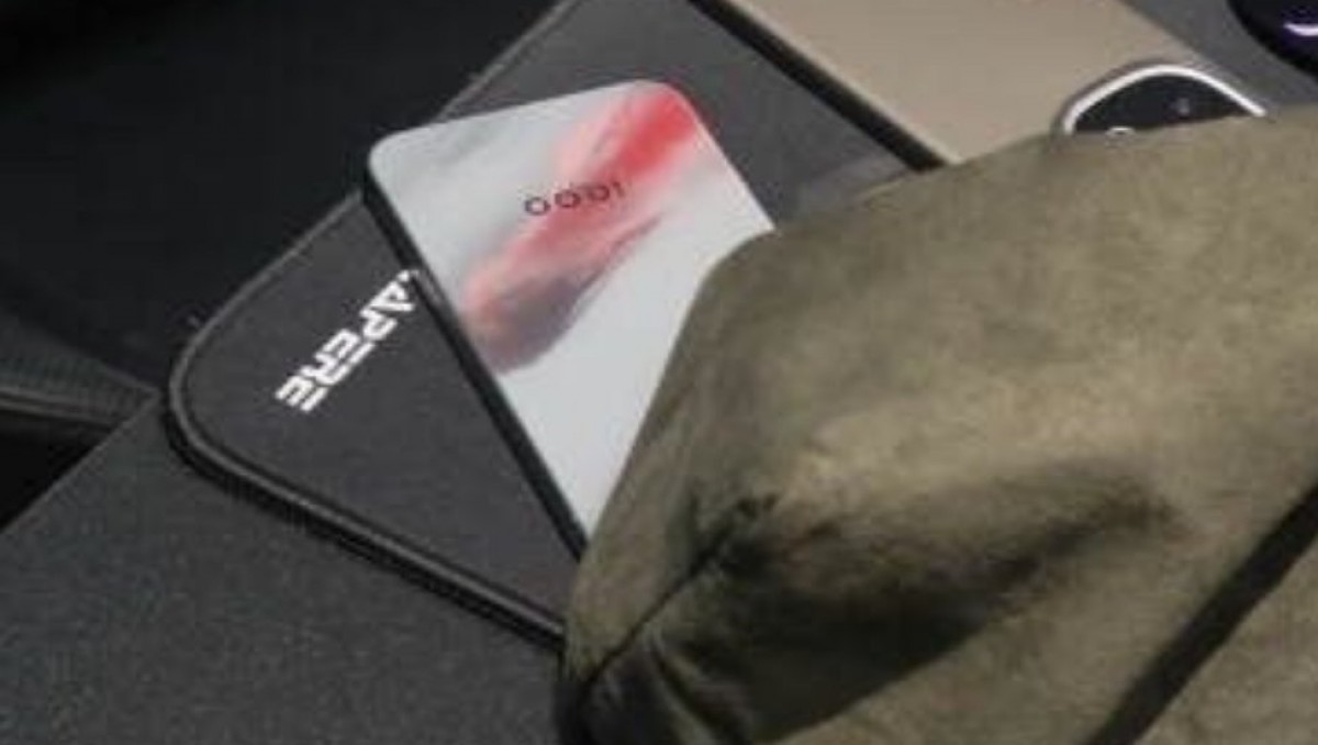 iQOO 15 показался до анонса: живые фото взорвали интернет