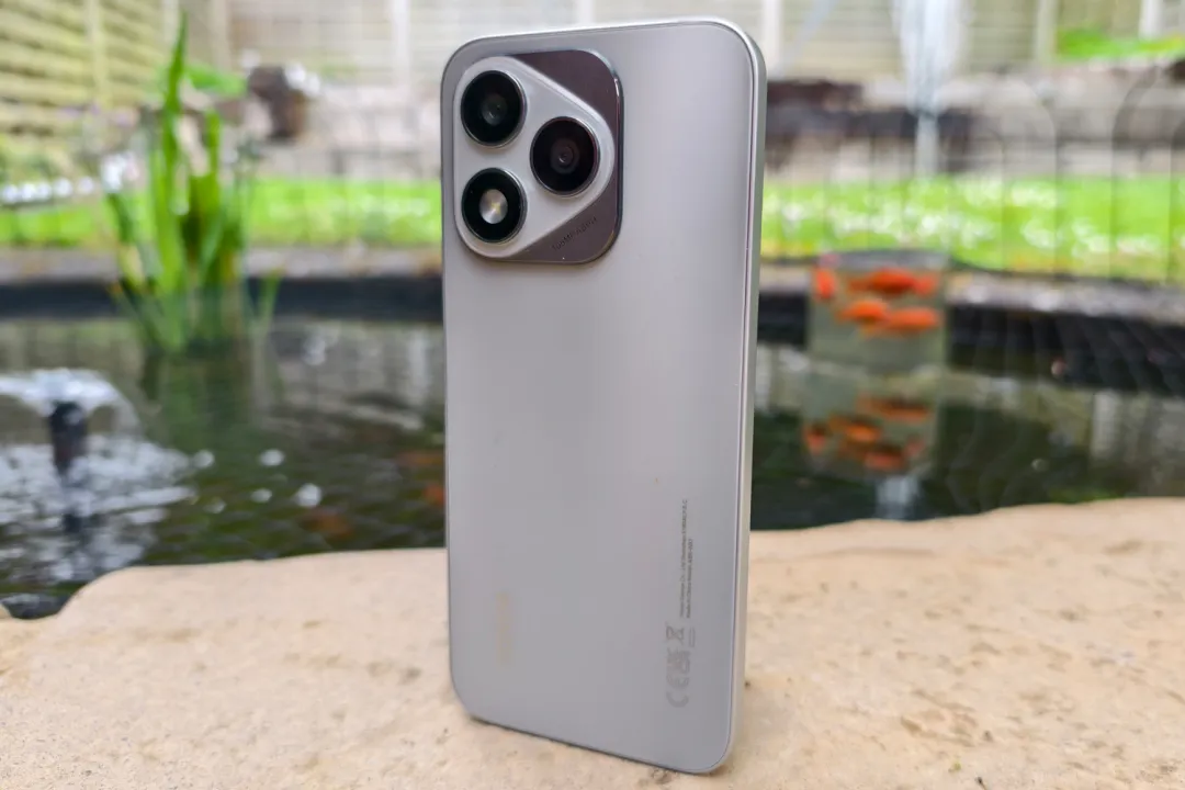 Honor 400 Lite: стильный iPhone-клон за копейки, который шокирует всех