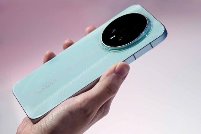 Honor готовит ответный удар: Magic8 Pro получит 120-ваттную зарядку и спутниковую связь, пока базовый Magic8 рвет Geekbench