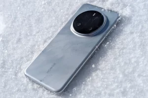 Обзор Honor Magic 7 Pro: благодаря искусственному интеллекту этот флагман стал отчасти блестящим, отчасти странным