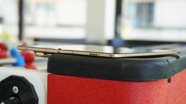 Honor Magic V5: самый тонкий складной телефон, который обошёл Galaxy Z Fold 7 картинка Honor Magic V5