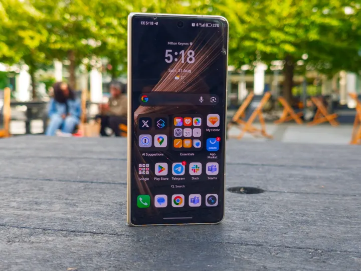 Honor Magic V5: самый тонкий складной телефон, который обошёл Galaxy Z Fold 7 картинка Honor Magic V5