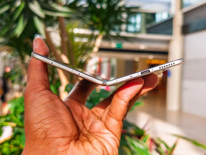 Honor Magic V5: самый тонкий складной телефон, который обошёл Galaxy Z Fold 7 картинка Honor Magic V5