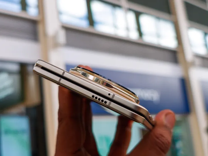 Honor Magic V5: самый тонкий складной телефон, который обошёл Galaxy Z Fold 7 картинка Honor Magic V5