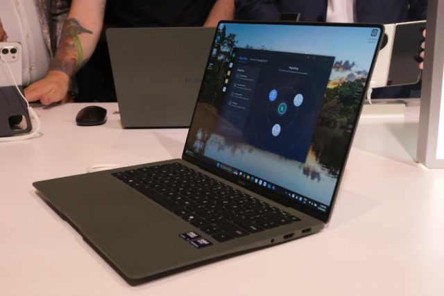 Ноутбук Honor тоньше складного телефона: как это возможно?