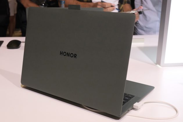 Ноутбук Honor тоньше складного телефона: как это возможно?