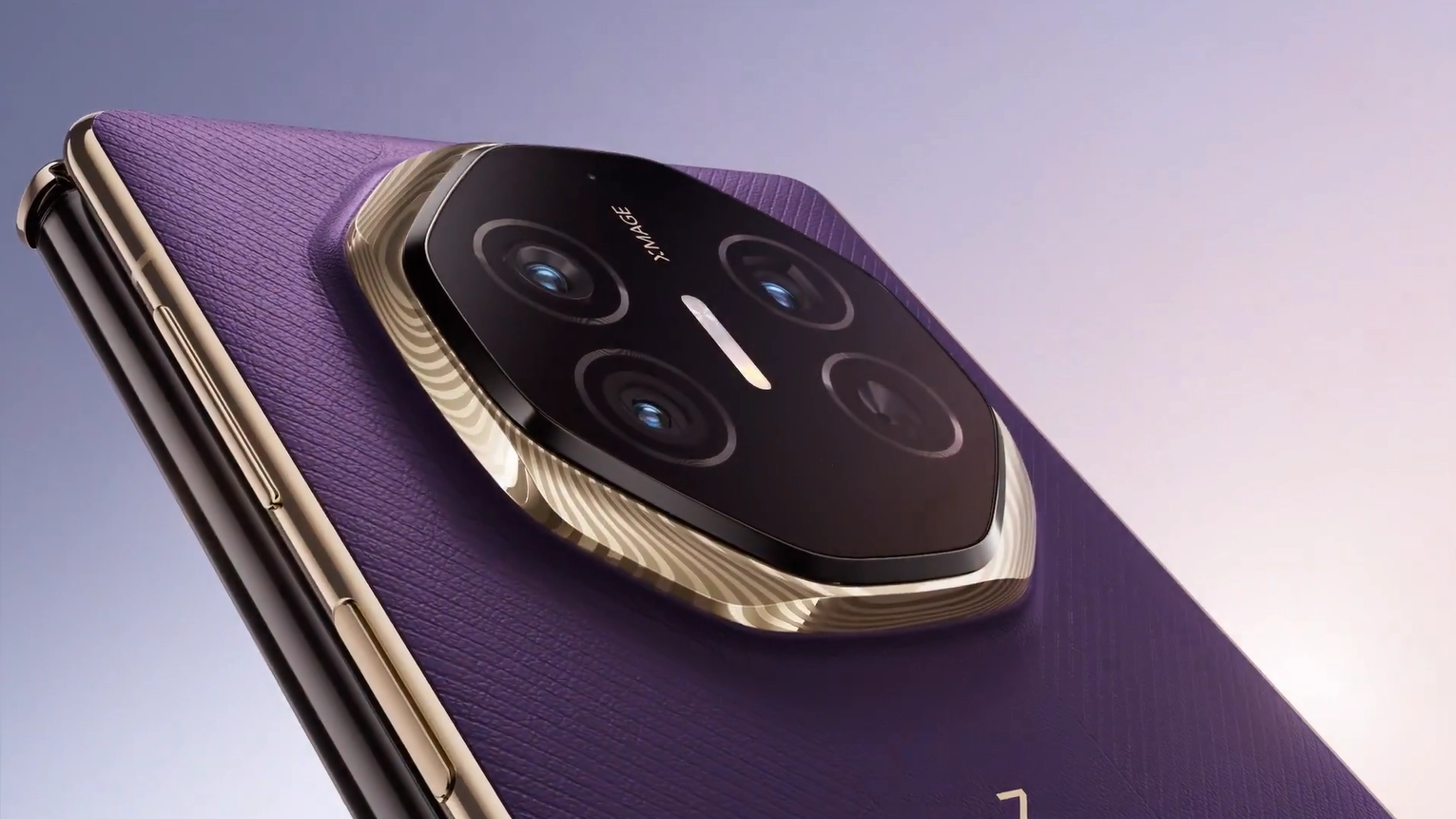 Huawei снова обогнала Samsung: представлен Mate XTs, заставляющий корейцев выглядеть отстающими фото