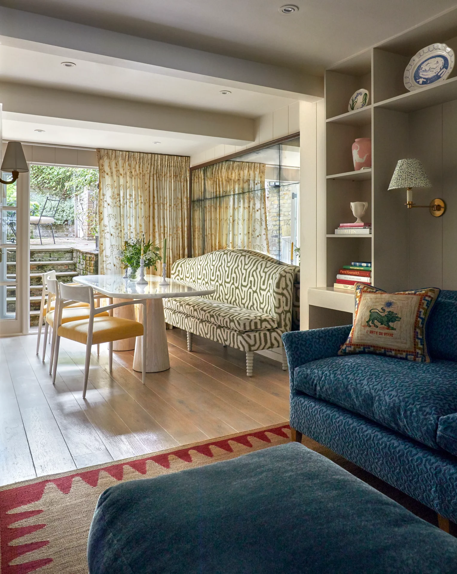 Гостиная вместо столовой: 12 идей, как есть стильно, а не на коленях