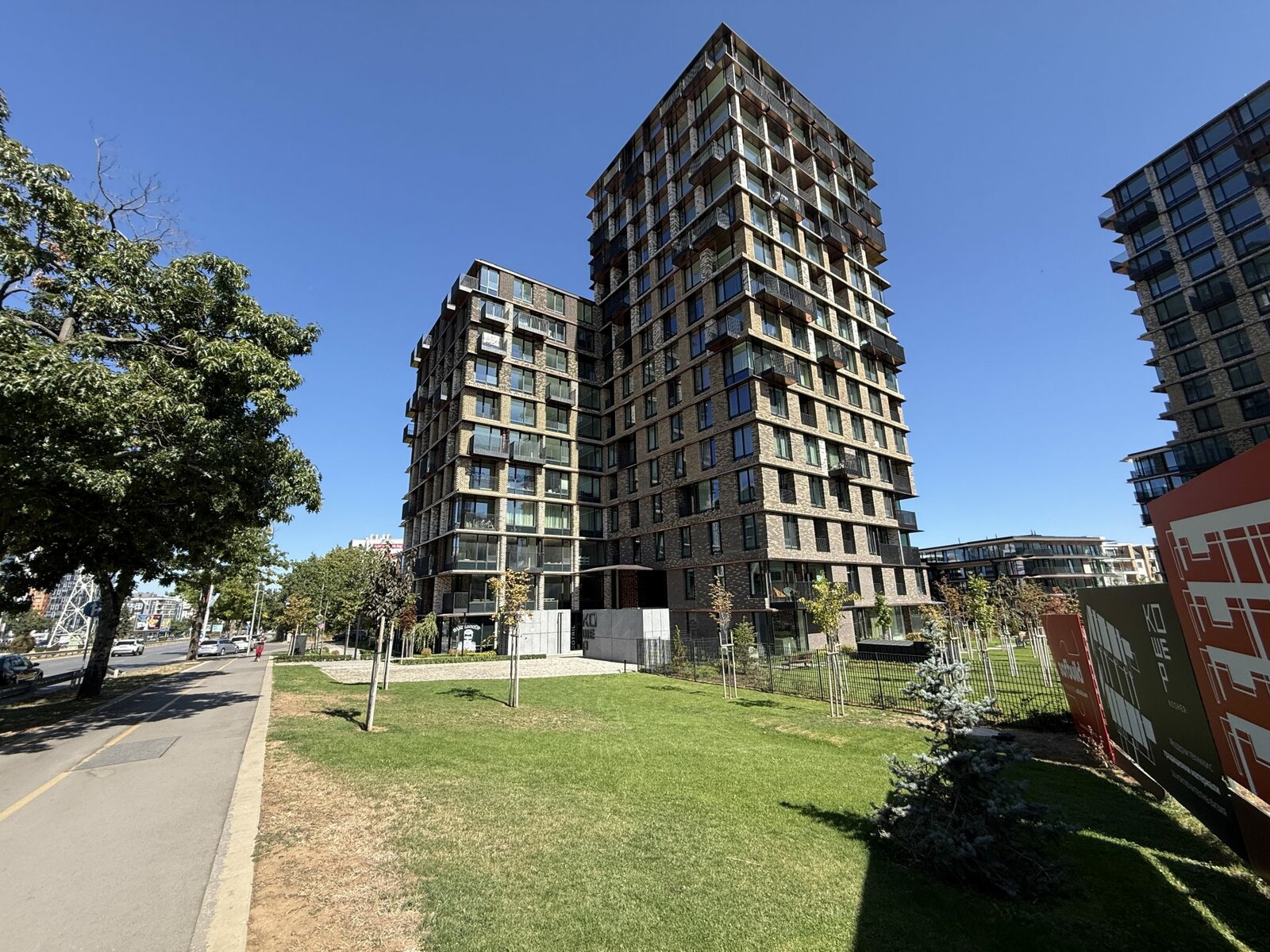 Обзор iPhone 17 Pro Max: отличная производительность и спорный дизайн картинка iPhone 17 Pro Max