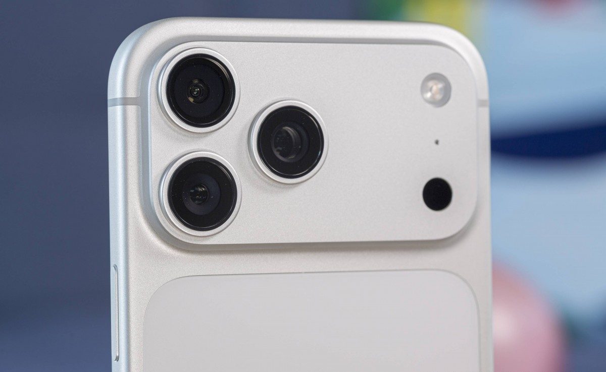 Обзор iPhone 17 Pro Max: отличная производительность и спорный дизайн картинка iPhone 17 Pro Max