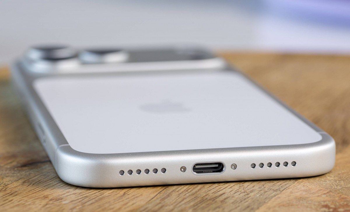 Обзор iPhone 17 Pro Max: отличная производительность и спорный дизайн картинка iPhone 17 Pro Max