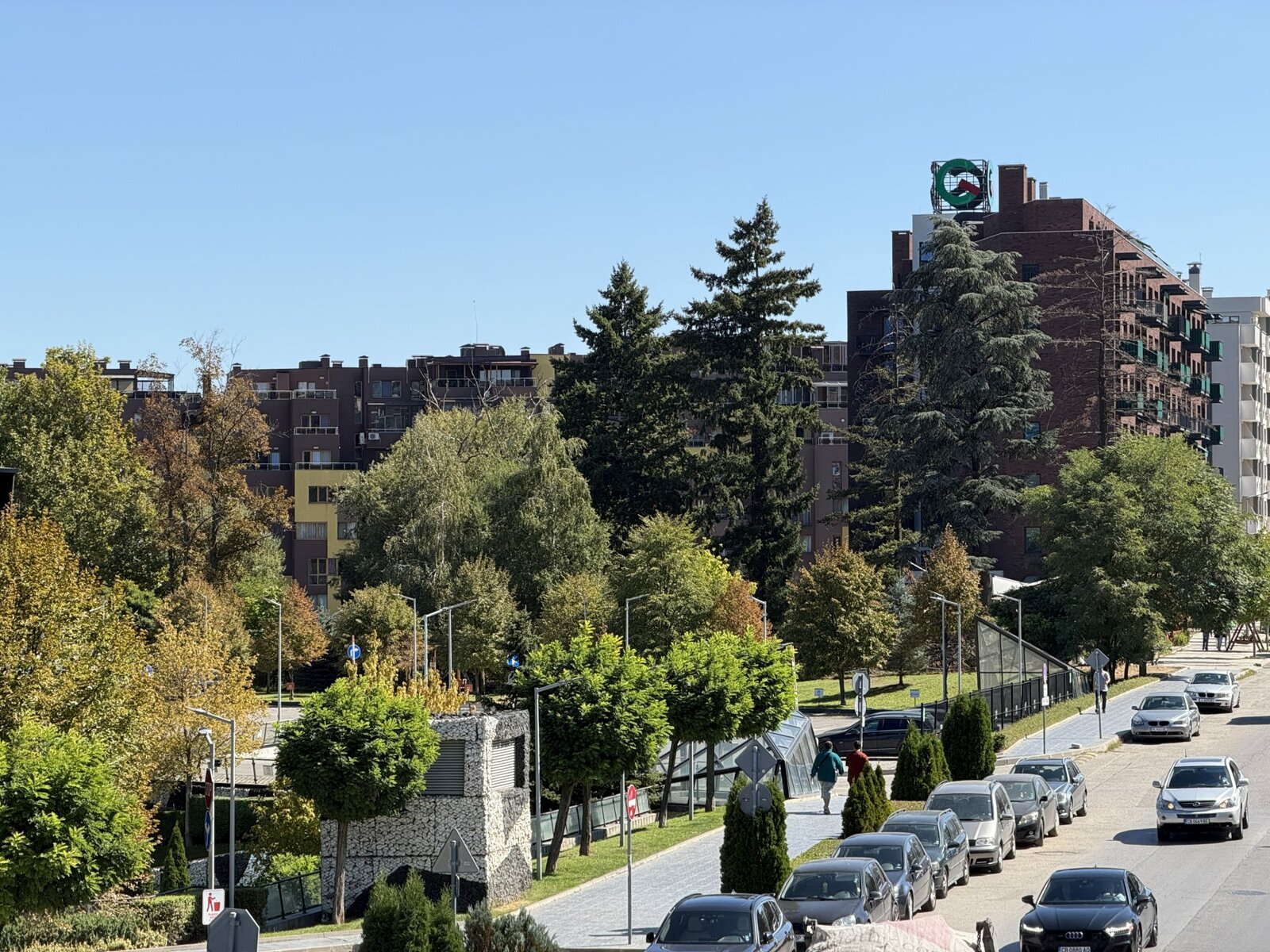 Обзор iPhone 17 Pro Max: отличная производительность и спорный дизайн картинка iPhone 17 Pro Max