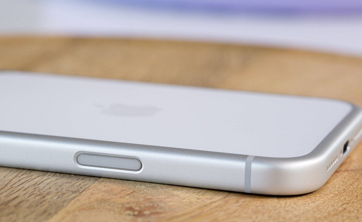 Обзор iPhone 17 Pro Max: отличная производительность и спорный дизайн картинка iPhone 17 Pro Max