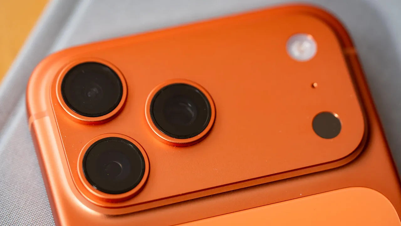 Обзор Apple iPhone 17 Pro Max — холоднее, ярче, дольше картинка iPhone 17 Pro Max