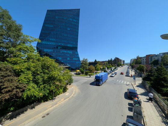 Google Pixel 10 против Pixel 10 Pro