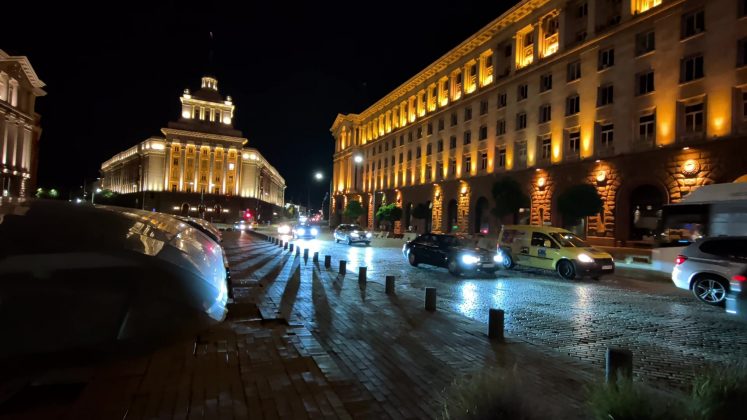 Google Pixel 10 против Pixel 10 Pro