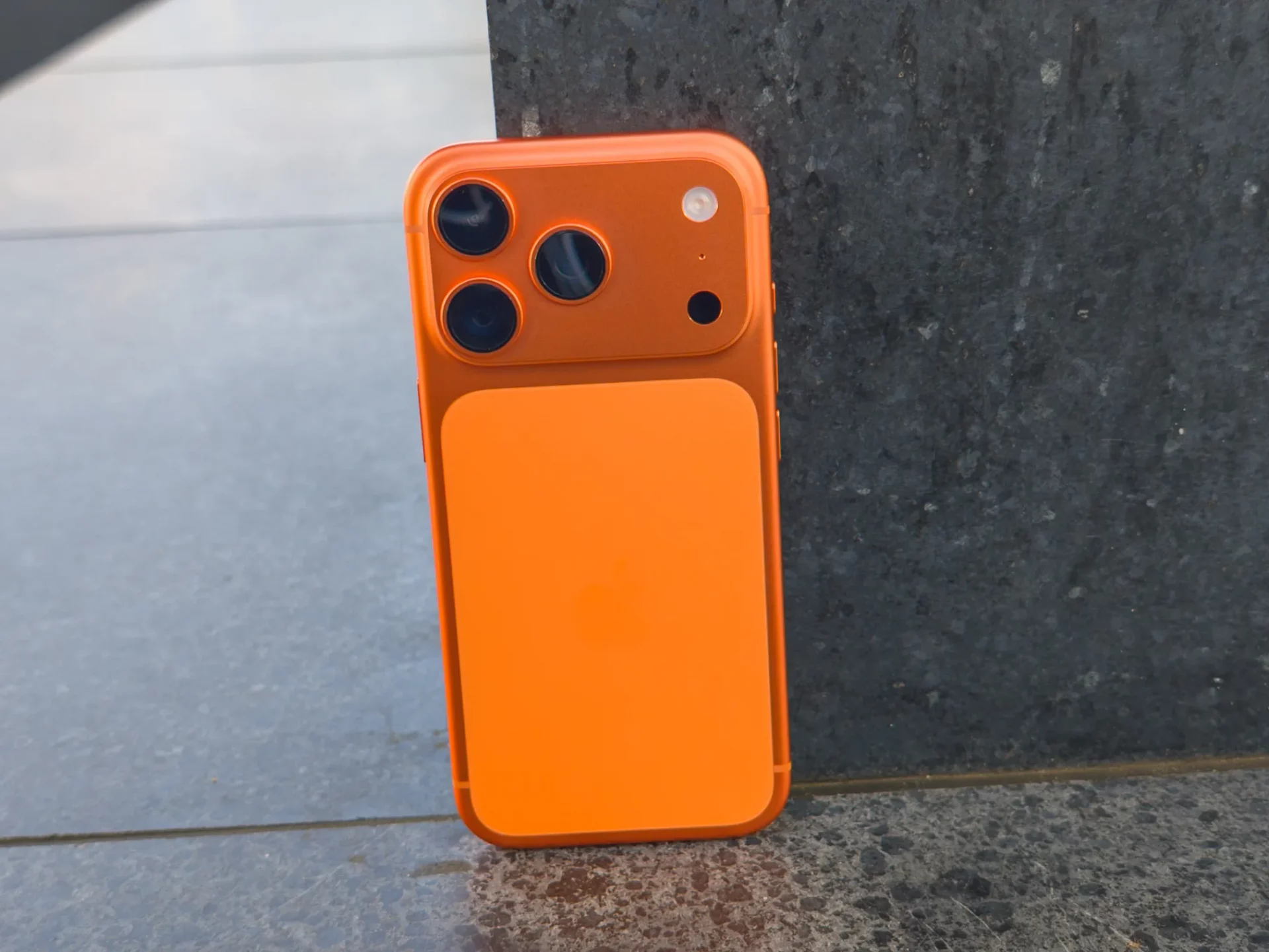 iPhone 17 Pro: почему скандальный оранжевый — лучший выбор цвета в этом году