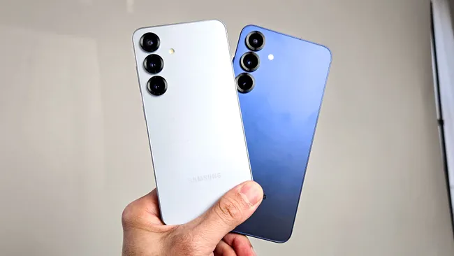 iPhone 17 против Samsung Galaxy S26iPhone 17 против Samsung Galaxy S26